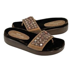 DONALD J Pliner Fifi Brown Velvet Bedazzled Platform Slide Women’s Size 9.5